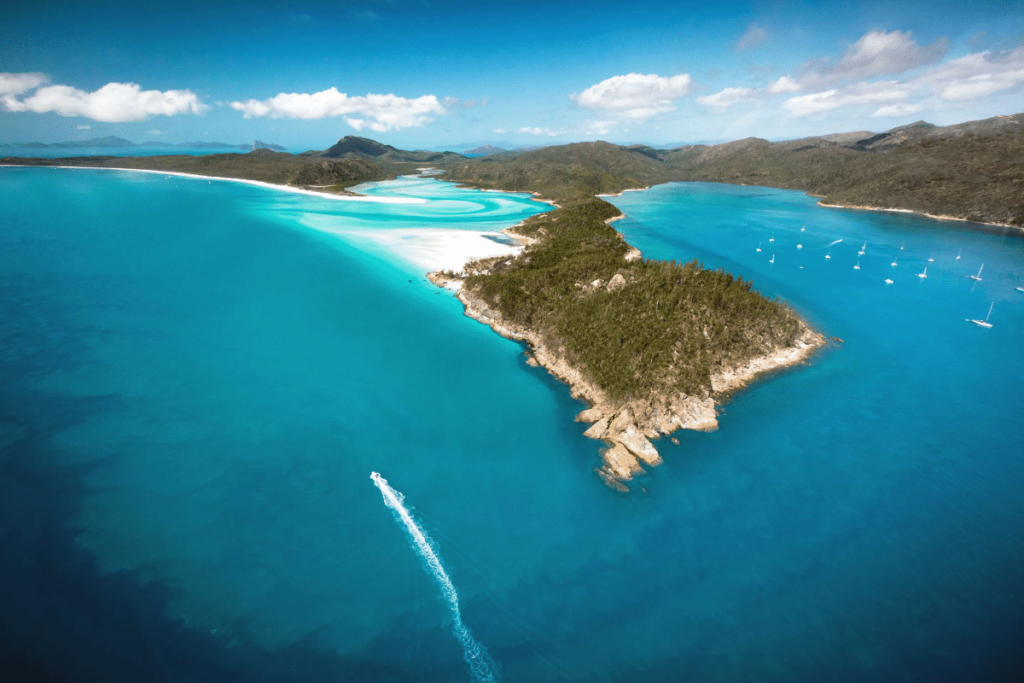 Tour to Whitehaven Beach by private qualia helicopter