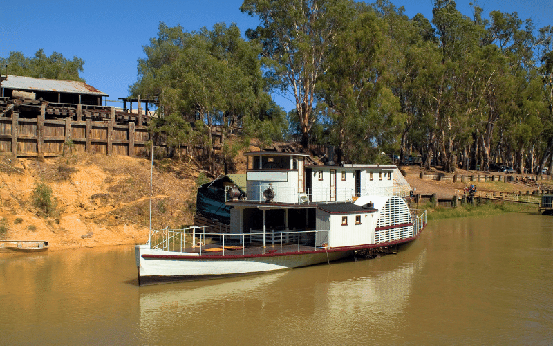 House Boat dicovery Murray River